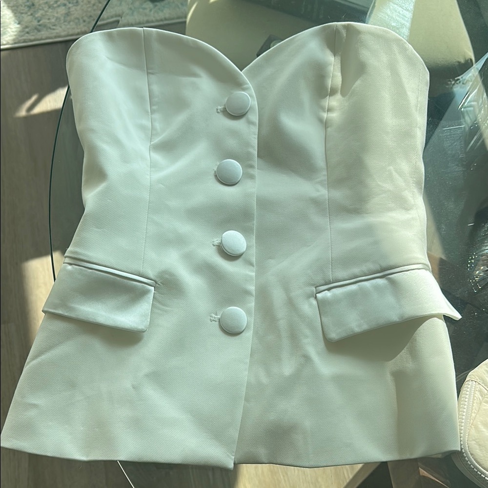 Elegant White Strapless top